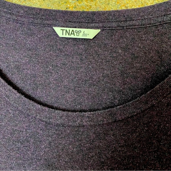 Beautiful TNA purple relaxed fit sweater - Picture 6 of 7